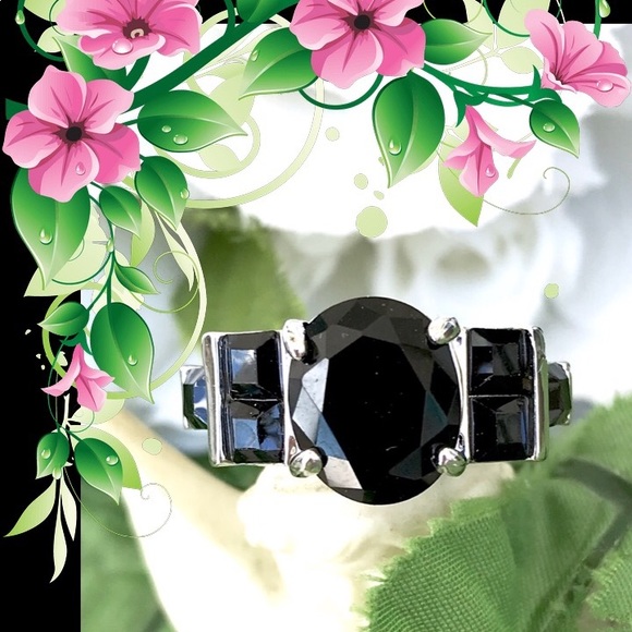 🌺🌴🌺 BLACK SAPPHIRE RING 🌺🌴🌺 - Picture 1 of 2